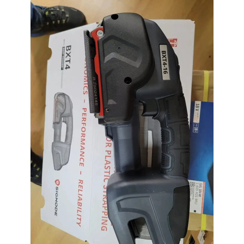 Signode BXT4 12-16MM Şarjlı Akülü Şerit Çember Makinası Signode BXT4 12-16MM Şarjlı Akülü Şerit Çember Makinası